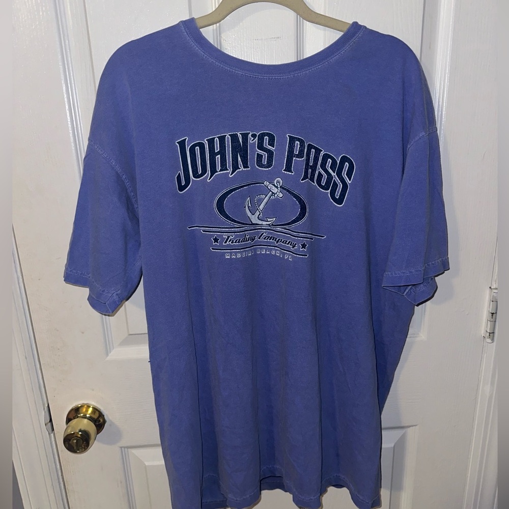 Vintage-looking vacation tee (unisex) - size large